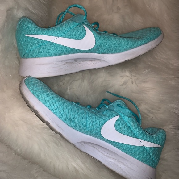 Nike Shoes - NIKE Tanjun ๐๐๐๐ Nike Shoes - NIKE Tanjun ๐๐๐๐